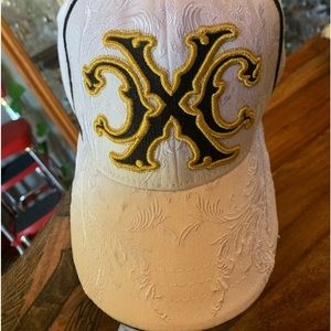 Xtreme Couture hat l/xl